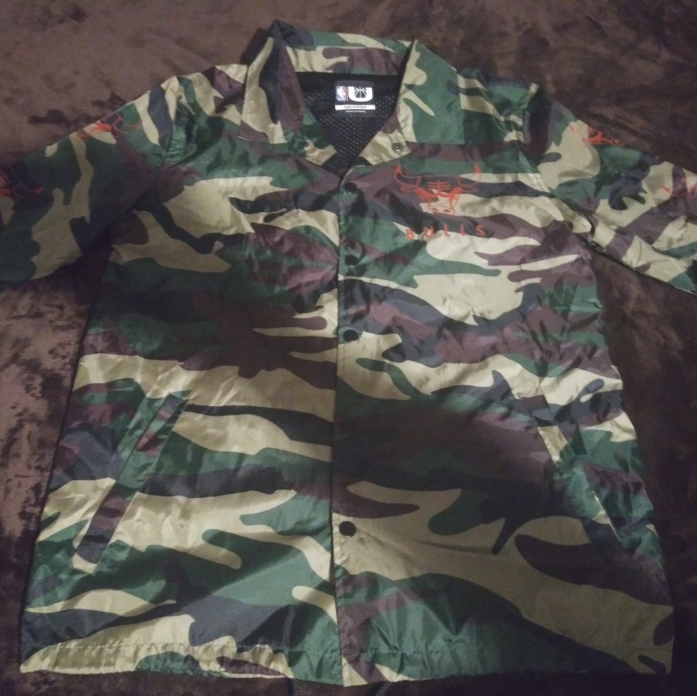 Windbreaker jacket